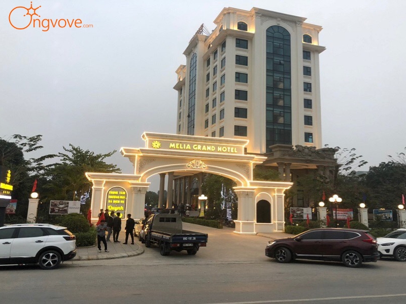 Các Dịch Vụ Lưu Trú Gần Đền Phượng Hoàng Hưng Yên