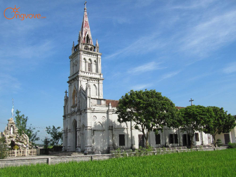 Hướng Dẫn Chọn Hướng Dẫn Viên Đi Nhà Thờ Cha Tam TPHCM Uy Tín