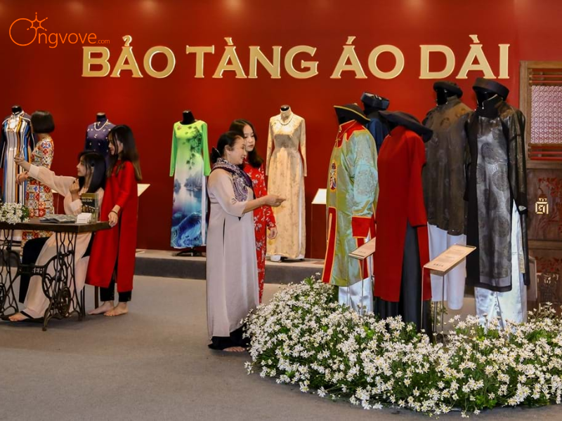 Quy Trình Thuê Hướng Dẫn Viên Đi Bảo Tàng Áo Dài TPHCM Cùng Ong Vò Vẽ Travel