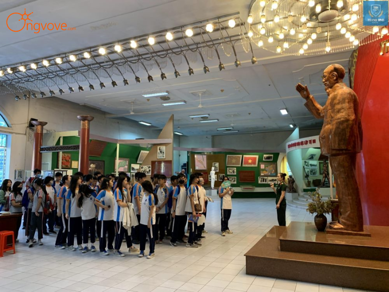 Tại Sao Nên Thuê Hướng Dẫn Viên Khi Đi Bảo Tàng Lực Lượng Vũ Trang Miền Đông Nam Bộ?