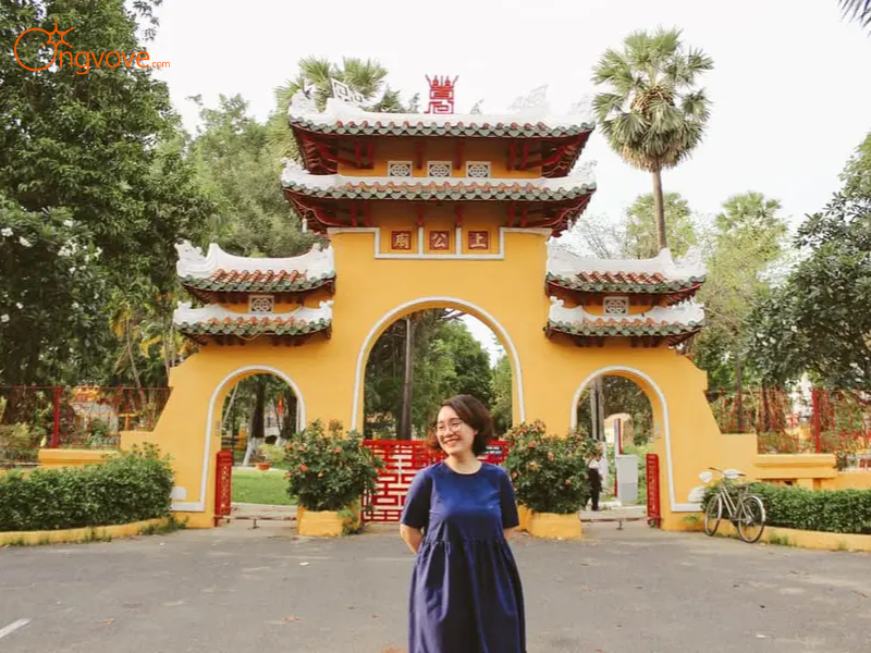 Tại Sao Nên Thuê Hướng Dẫn Viên Khi Đi Lăng Ông Bà Chiểu (Lăng Lê Văn Duyệt) TPHCM?