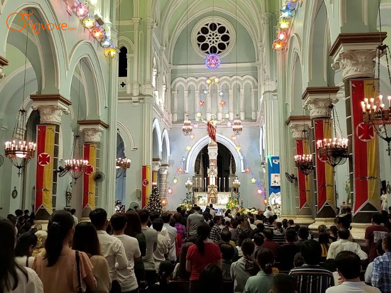 Tại Sao Nên Thuê Hướng Dẫn Viên Khi Đi Nhà Thờ Huyện Sĩ (Chợ Đũi) TPHCM?