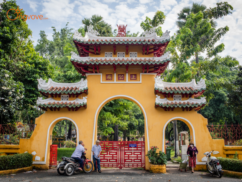 Thuê Hướng Dẫn Viên Khám Phá Lăng Ông Bà Chiểu (Lăng Lê Văn Duyệt)