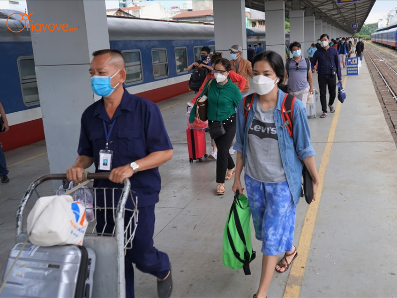 Tại Sao Cần Thuê Hướng Dẫn Viên Khi Tham Quan Nhà Ga Xe Lửa Sài Gòn (Kiến Trúc Cũ)?