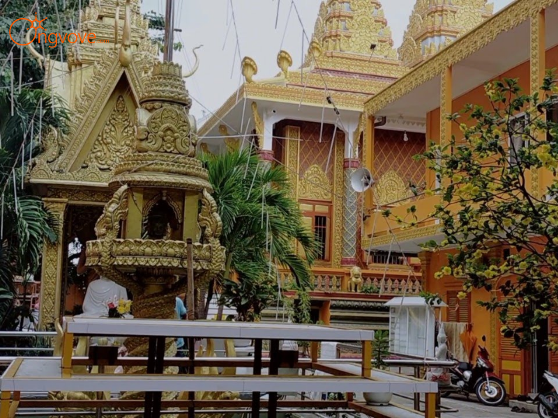 Lợi Ích Khi Thuê Hướng dẫn viên tại Chùa Chantarangsay TPHCM