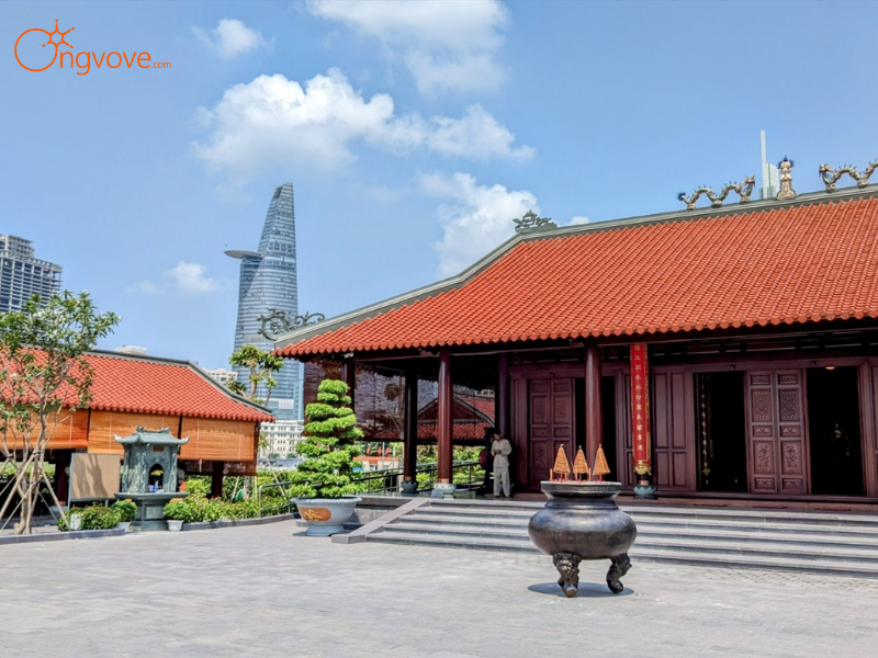 Những Tiêu Chí Cần Lưu Ý Khi Thuê Hướng dẫn viên tại Đình Thần An Khánh TPHCM