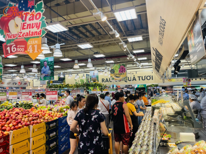 Những Tiêu Chí Cần Lưu Ý Khi Thuê Hướng dẫn viên tại Khu vực mua sắm và giải trí TPHCM