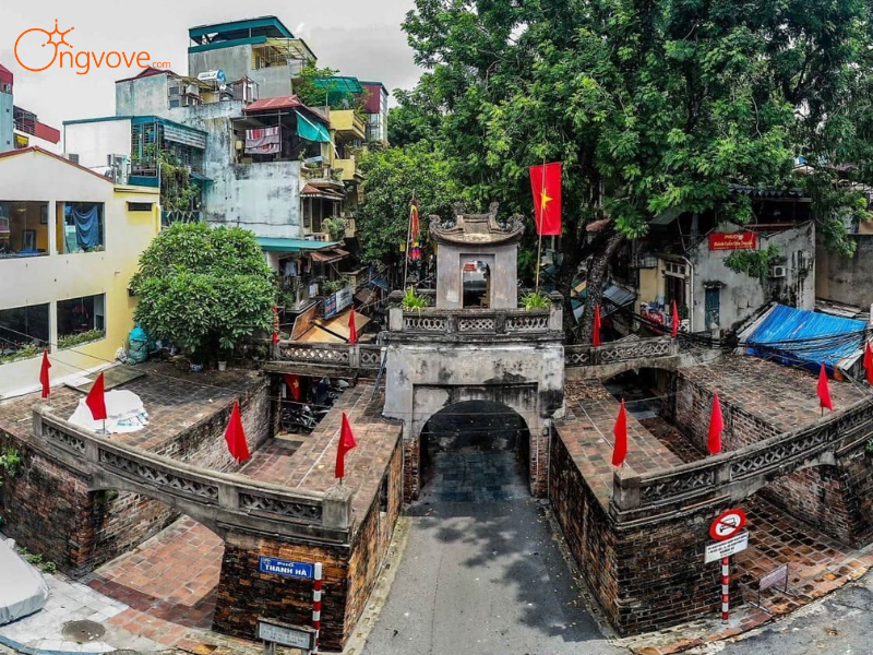 Dạo quanh các phố nghề và khám phá Chợ Đồng Xuân