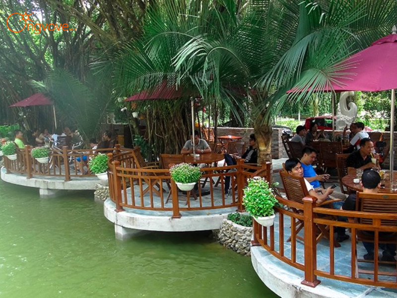 Khởi hành và vui chơi tại resort