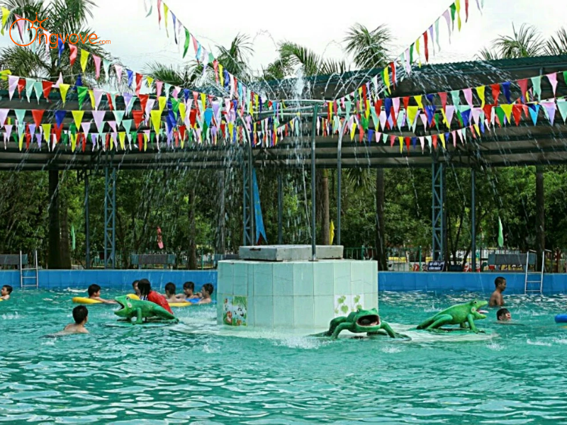 Khởi hành và vui chơi năng động