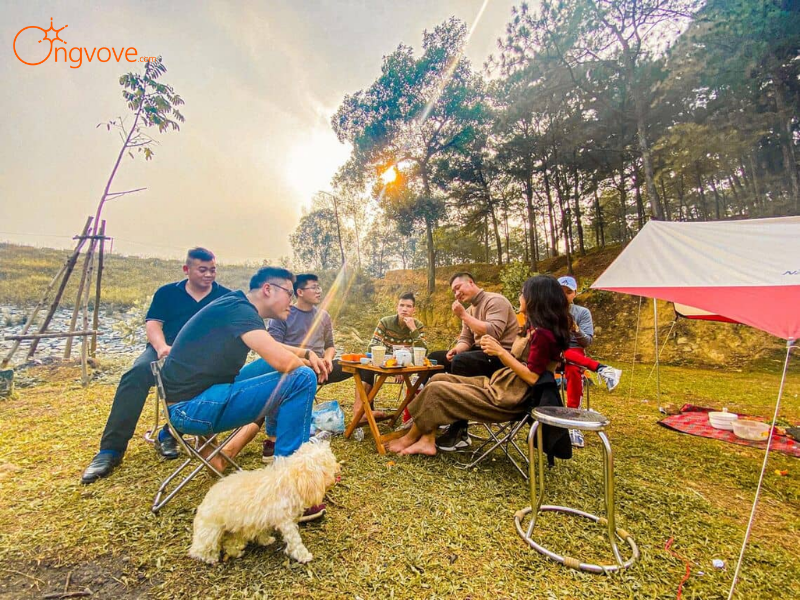 Cắm trại qua đêm hoặc trong ngày tại Hồ Hàm Lợn