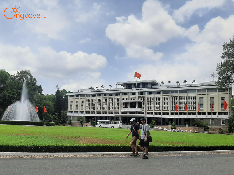 Thăm Dinh Độc Lập – Chứng nhân lịch sử
