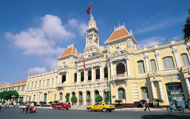 Có thể tham quan bên trong Ủy ban Nhân dân Thành phố Hồ Chí Minh, một công trình kiến trúc Pháp nổi tiếng không?