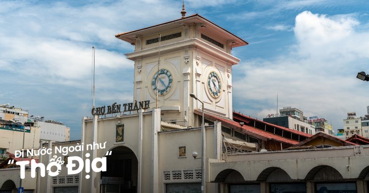 Khoảng cách từ Chợ Bến Thành đến Bảo tàng Chứng tích Chiến tranh là bao xa, có thể đi bộ được không?