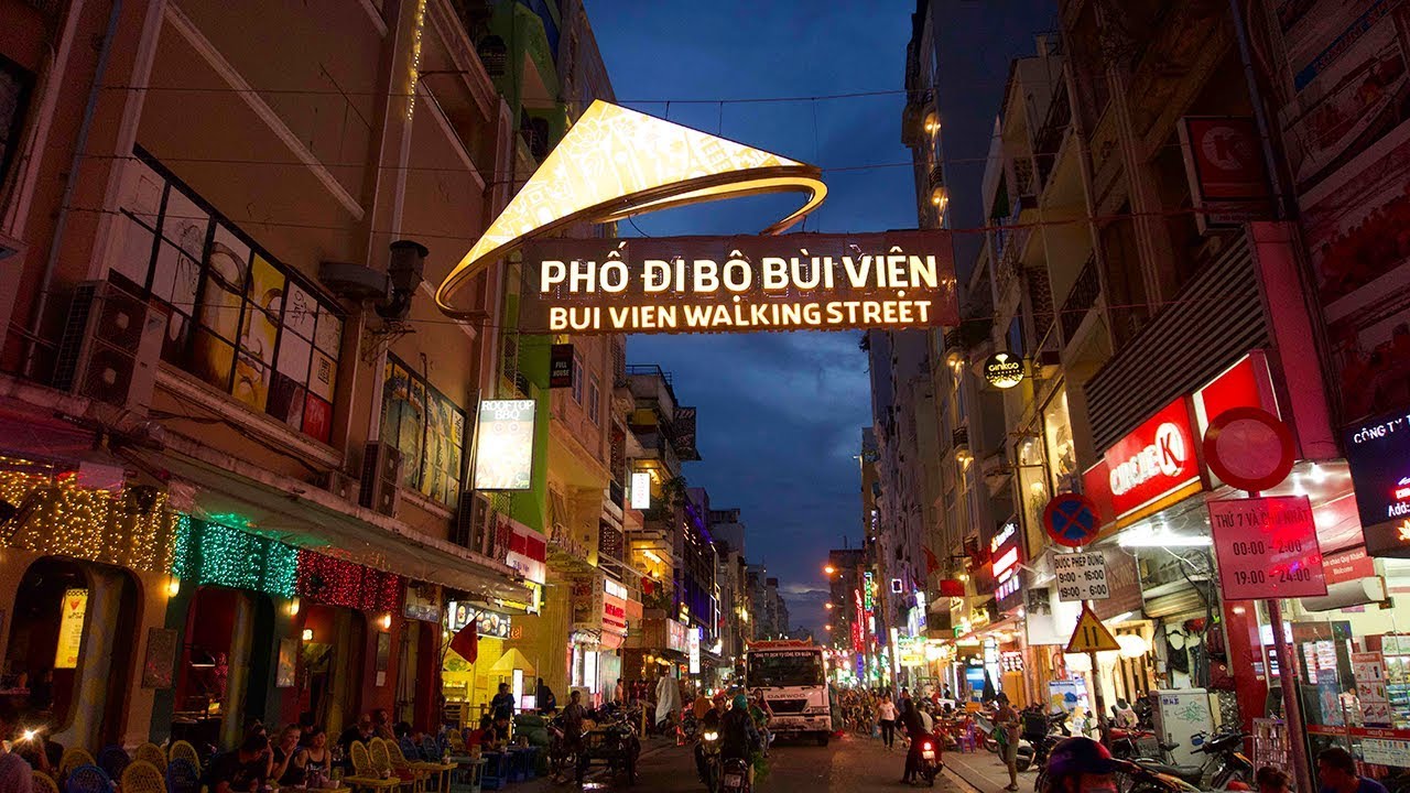 Phố Tây Bùi Viện về đêm có an toàn không?