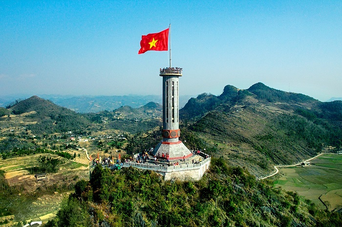 Kinh Nghiệm Du Lịch Lũng Cú Hà Giang – Nơi Đỉnh Đầu Tổ Quốc