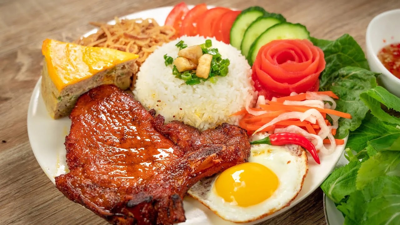 Cơm tấm Sài Gòn có gì đặc biệt? Địa chỉ cơm tấm ngon nổi tiếng nào nên thử? (ví dụ: Cơm tấm Ba Ghiền)