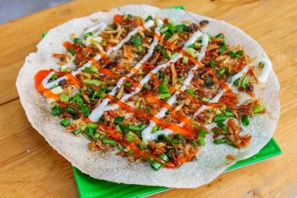 Bánh tráng trộn/nướng ngon nhất có thể tìm thấy ở khu vực nào?