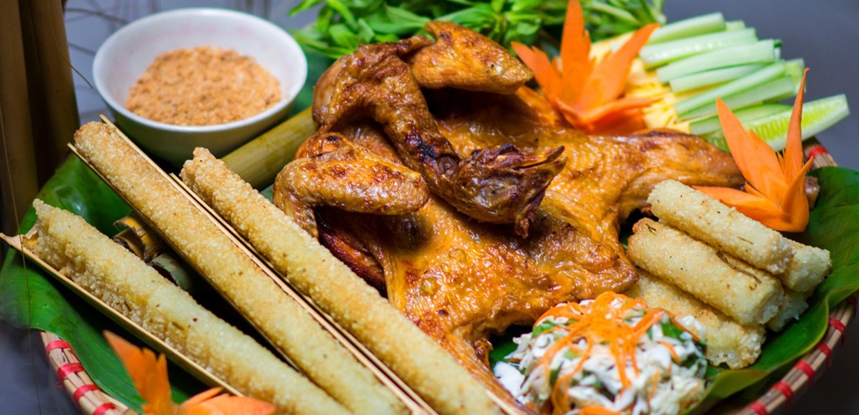 Gà nướng lu, cơm lam có thể tìm thấy ở đâu tại Sài Gòn?