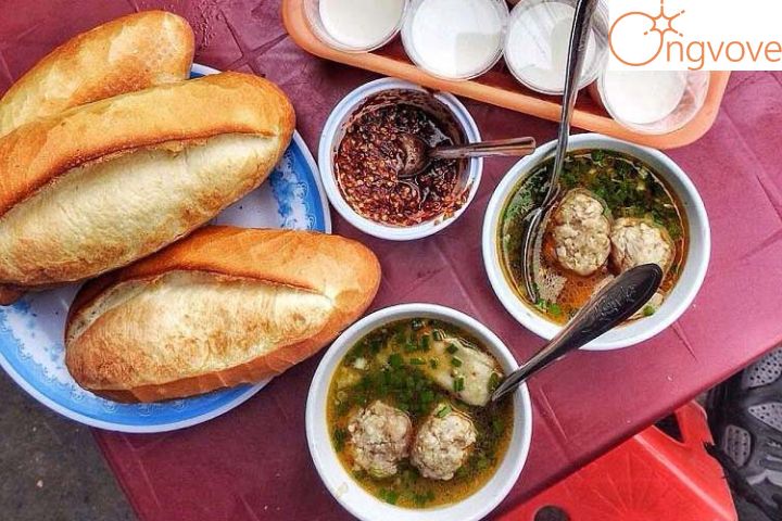 Bé Linh – quán bánh mì xíu mại ngon ở Đà Lạt