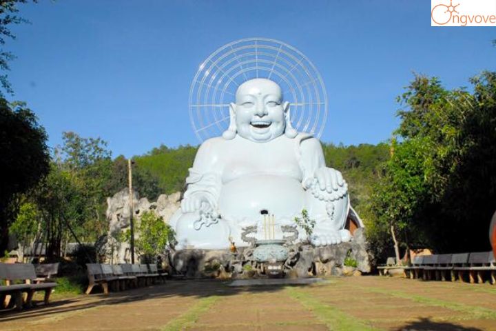 Tượng Phật Di Lặc lớn nhất tỉnh Lâm Đồng