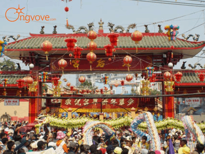Các nghi thức trong lễ hội chùa Bà Thiên Hậu