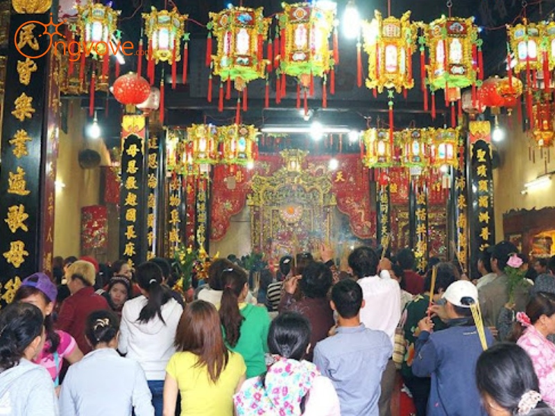 Một số lưu ý khi tham gia lễ hội chùa Bà Thiên Hậu