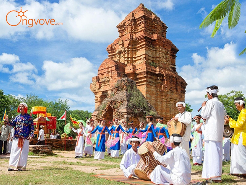 Hướng dẫn tham dự Lễ hội Tháp Bà Ponagar Nha Trang: thời gian, địa điểm, thủ tục