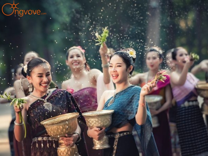 Thời gian diễn ra của lễ té nước Songkran nhân dịp năm mới tại Thái