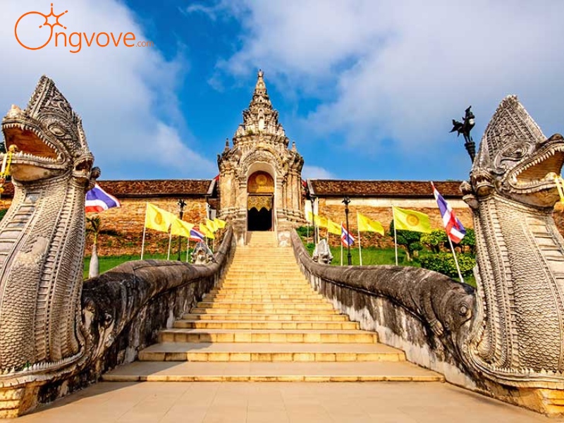 Những địa điểm du lịch gần Wat Pho Thái Lan - Chùa Phật Nằm