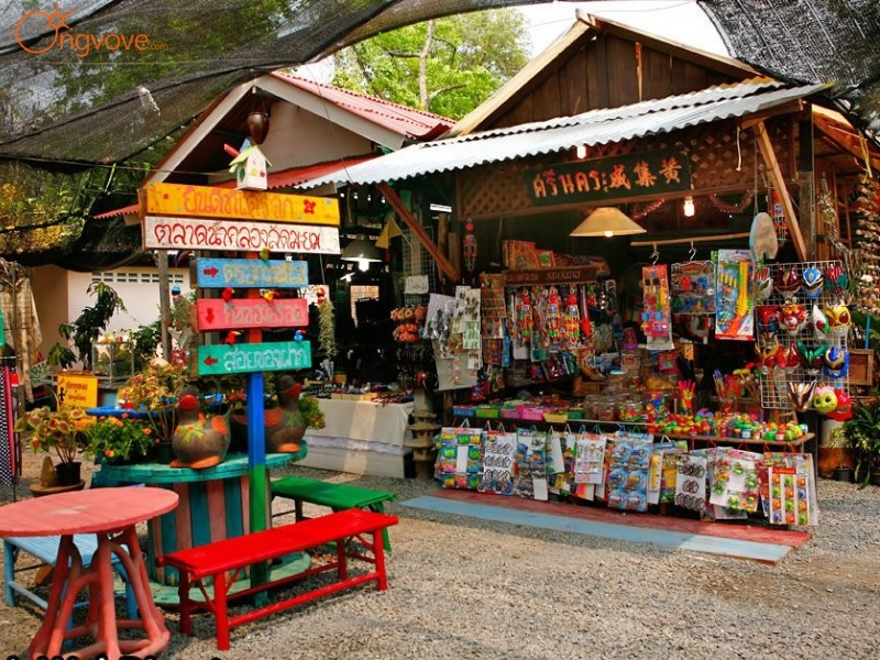 Chợ nổi Khlong Lat Mayom Thái Lan