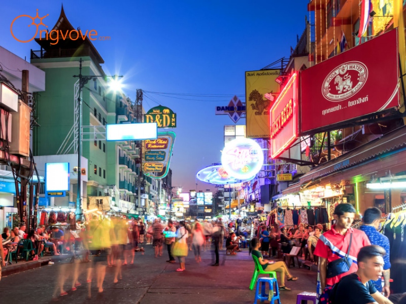 Khám phá cuộc sống đầy màu sắc trên phố Khaosan Road Thái Lan