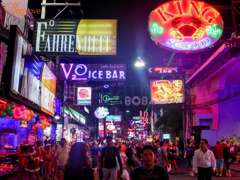 Khu phố đèn đỏ Patpong