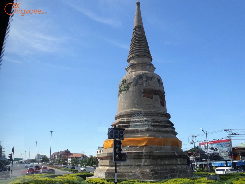 Chedi Wat Sam Pluem tại Ayutthaya Thái Lan