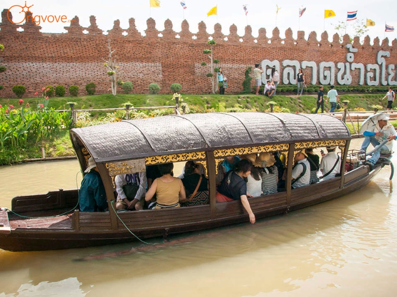 chợ nổi Tung Bua Com tại Ayutthaya Thái Lan