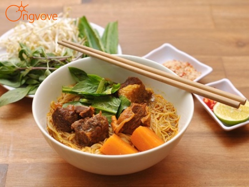 Điểm khác biệt của Kuay Teow Neua với các món hủ tiếu của Việt Nam