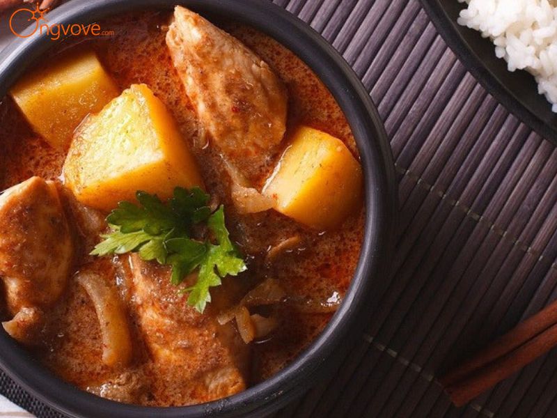 Mẹo chọn nguyên liệu làm phrik kaeng phet cà ri đỏ Thái Lan