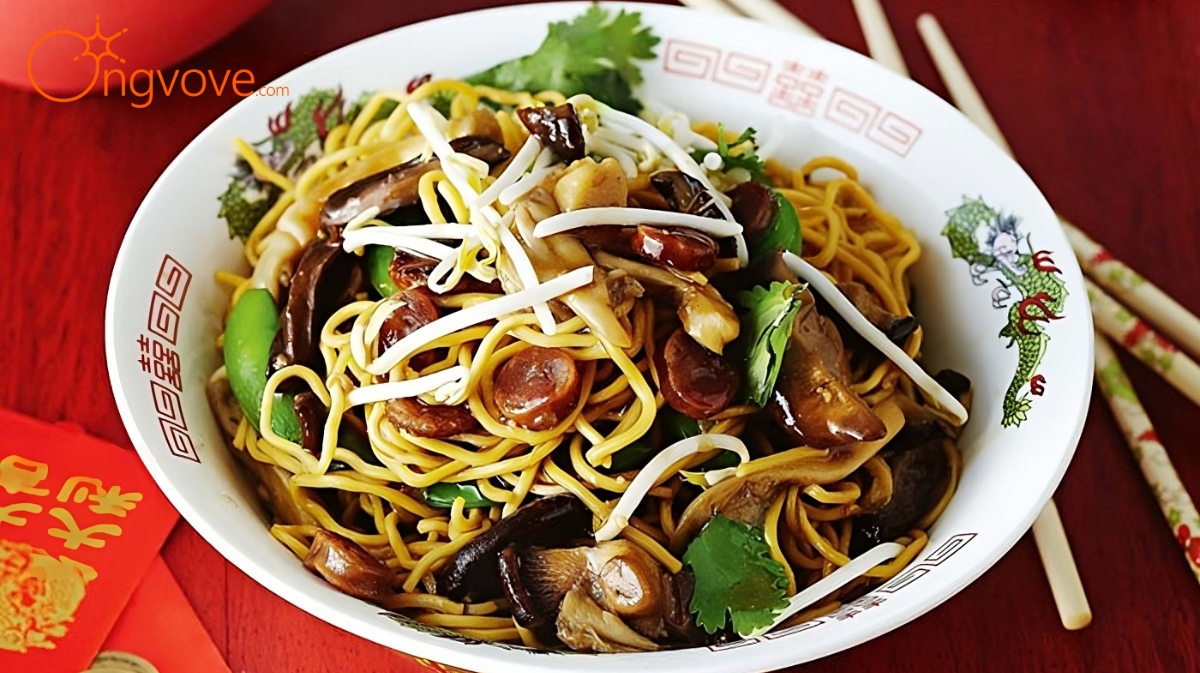 Mì trường thọ Chiết Giang và mì Quảng: So sánh và khám phá