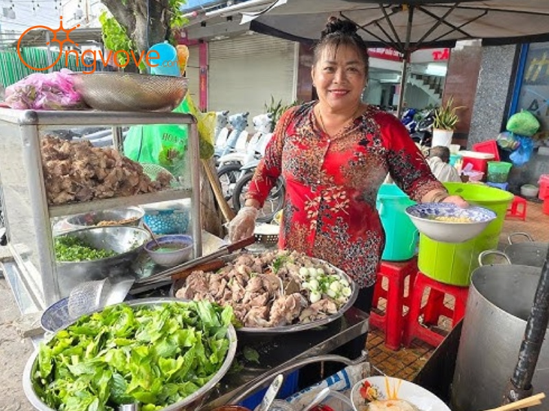 Quán Hủ Tiếu Bà Út