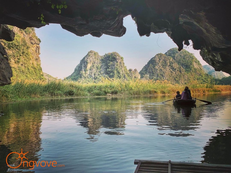 Khám phá các hang động kỳ bí