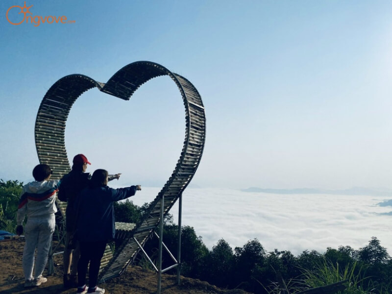 Kinh nghiệm săn mây tại Đồn Đèn: Những điều cần lưu ý