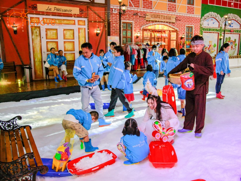 Sử dụng dịch vụ du lịch "Khu vui chơi giải trí Snow Town" tại nền tảng Ong Vò Vẽ Travel