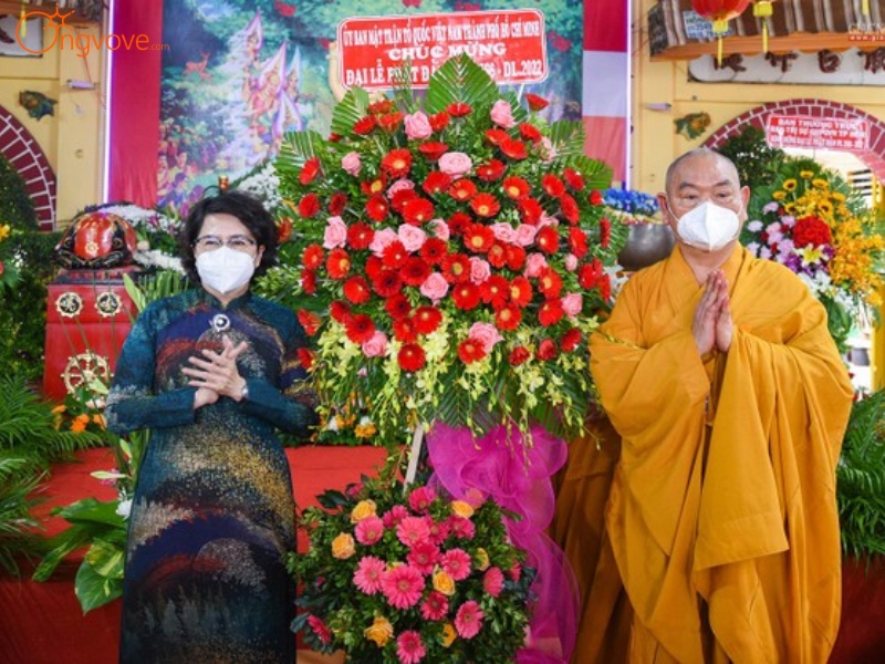 Sử Dụng Dịch Vụ Du Lịch "Chùa Long Hoa quận 8" Tại Nền Tảng Ong Vò Vẽ Travel