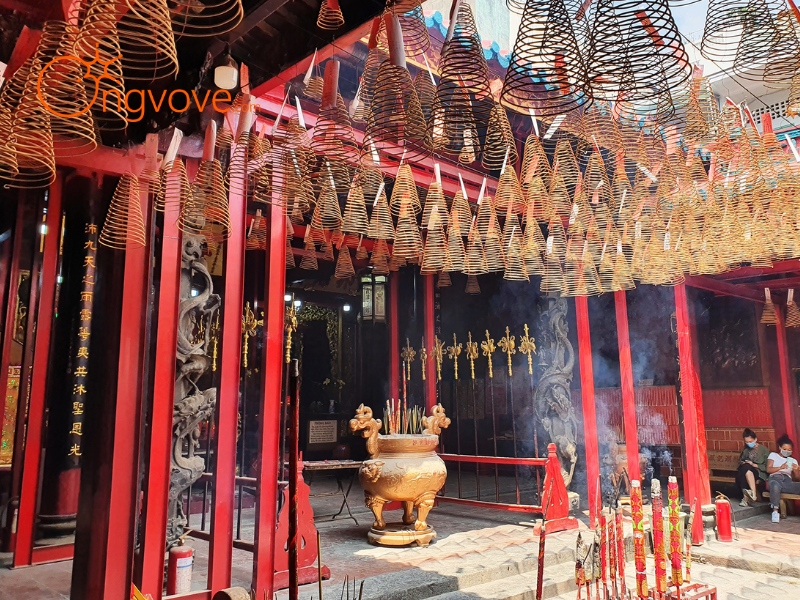 Sử dụng dịch vụ du lịch "Chùa ông quận 5 - Hội Quán Nghĩa An Quảng Đông" tại nền tảng Ong Vò Vẽ Travel