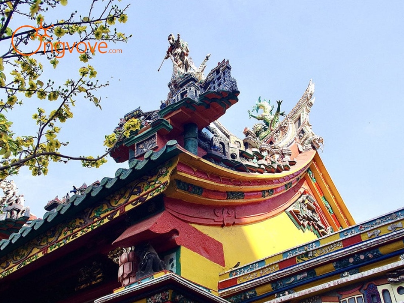 Sử dụng dịch vụ du lịch "Chùa quan âm quận 5 - Hội quán Ôn Lăng" tại nền tảng Ong Vò Vẽ Travel