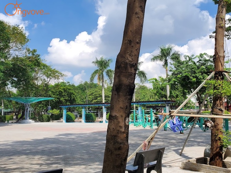 Sử Dụng Dịch Vụ Du Lịch "Công Viên Bình Phú" Tại Nền Tảng Ong Vò Vẽ Travel