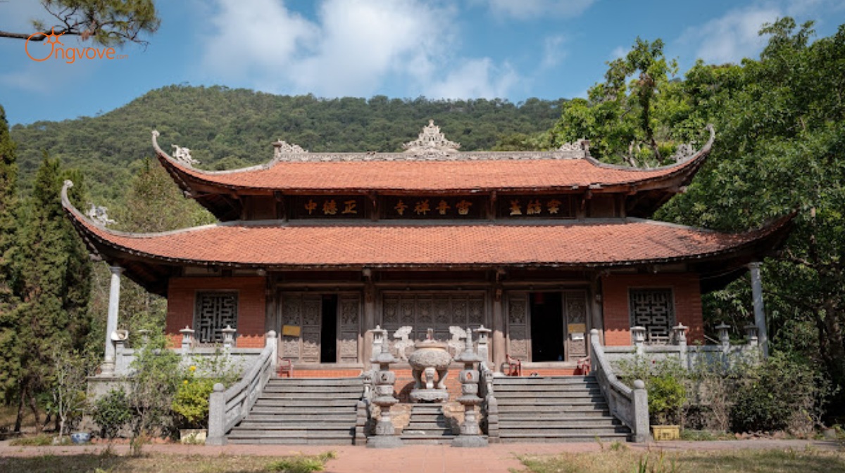 Khám Phá Chùa Lôi Âm Thượng Quảng Ninh tự túc