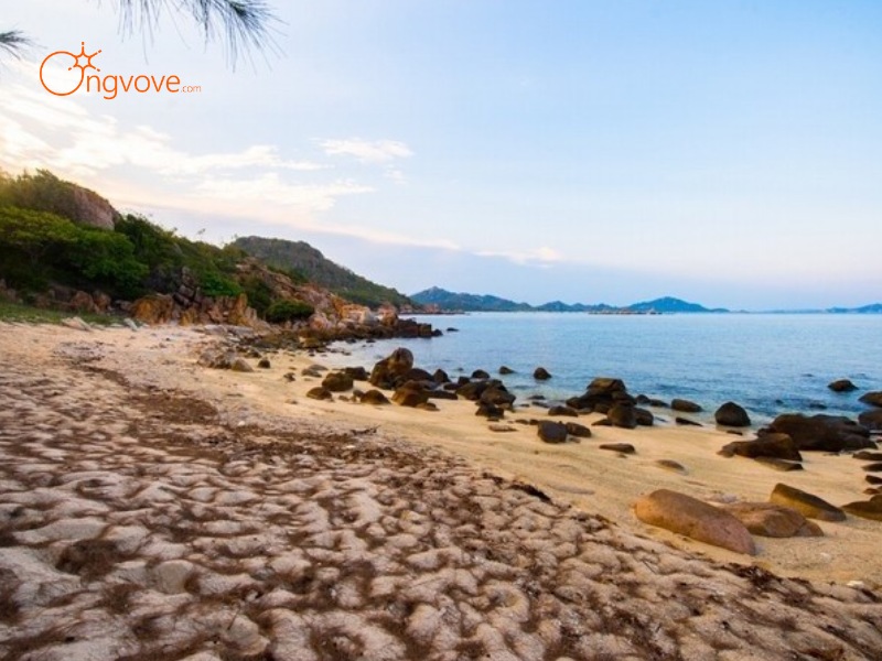 Bãi tắm Rô Bin Sơn Quảng Ninh tự túc