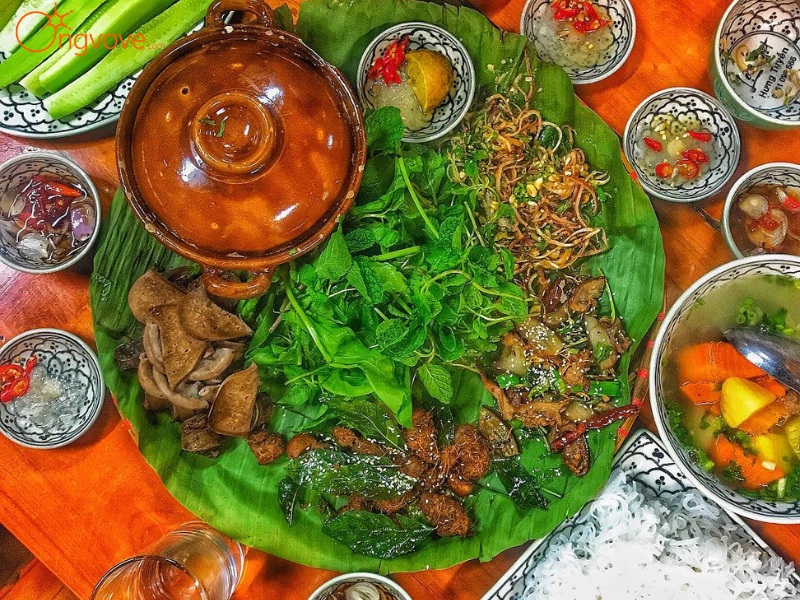 Ẩm Thực Khu Du Lịch Bản Lác Hòa Bình Tự Túc: Hương Vị Đậm Đà