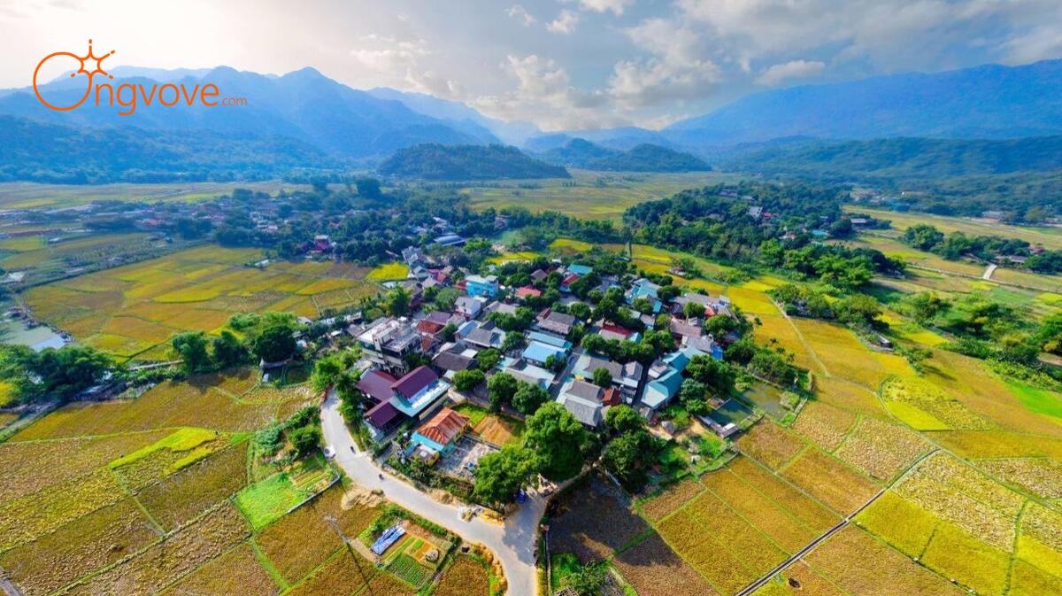 Khám Phá Bản Pom Coọng Hòa Bình Tự Túc